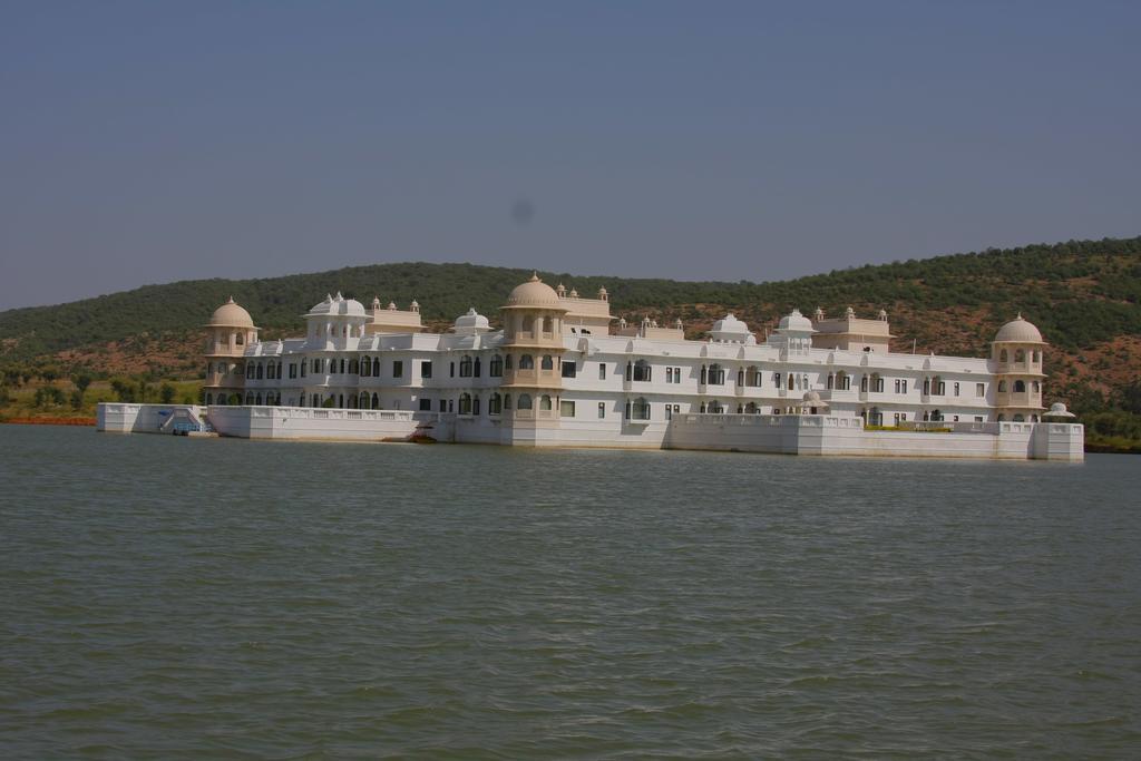 Juesta Lake Nahargarh Palace, Chittorgarh Parsoli Экстерьер фото