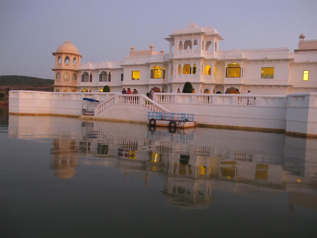 Juesta Lake Nahargarh Palace, Chittorgarh Parsoli Экстерьер фото